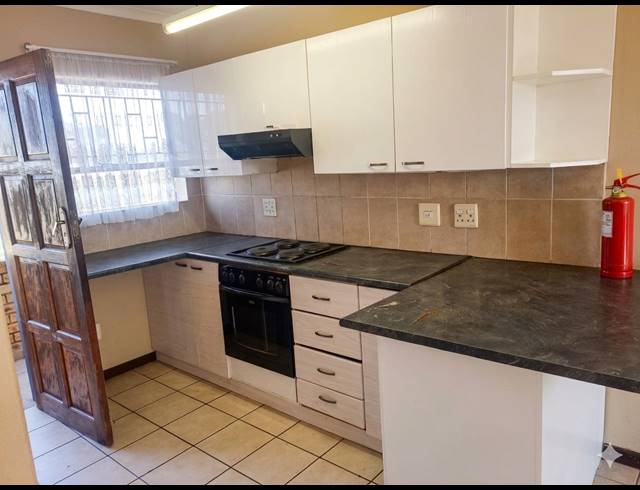 2 BEDROOM TOWNHOUSE FOR SALE IN RIVERSDALE